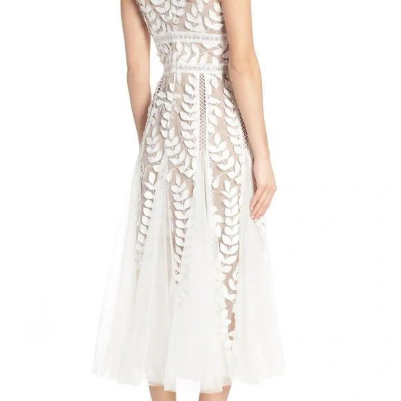 BRONX & BANCO Saba Leaf Appliqué Lace Midi Dress in White Size Medium NWT - Picture 12 of 12